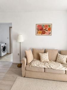 Minimalist urban stay