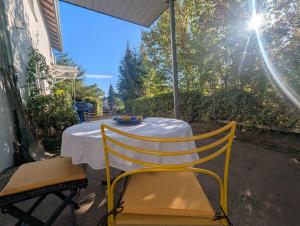 La Maison sur la Colline - Ökologische Ferienwohnung mit Garten und Aussicht