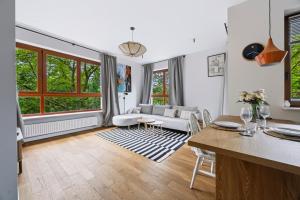 Warsaw Green Żoliborz Apt - Parking & Balcony by Rentujemy