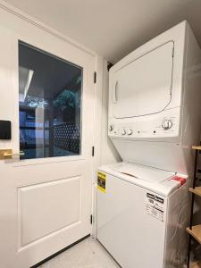 Two bedroom suit with private entrance in Tsawwassen near Ferry