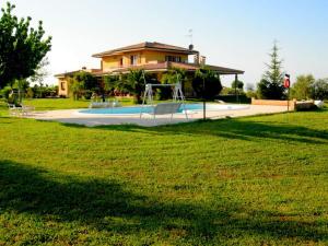 Domus aurea, tra mare e ulivi