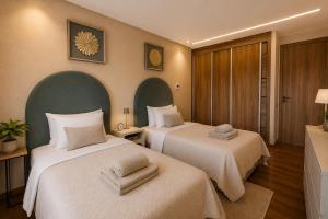 Villa Julia Golf Pool Breakfast