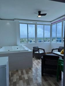 Beautiful apartment with terrace and private jacuzzi