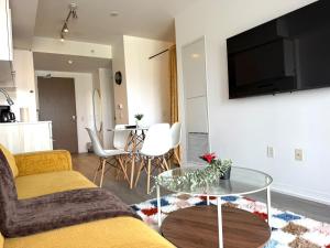 The Downtown Lux 2 Bedroom Apartment