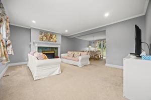 Amazing Spacious 3BR Cozy Home Near Crescent Beach