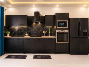 Modern Apartment Free WiFi Airport pickup