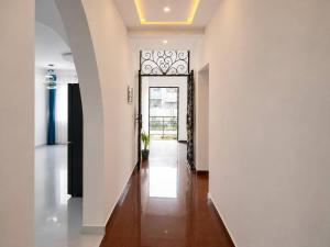 Modern Apartment Free WiFi Airport pickup