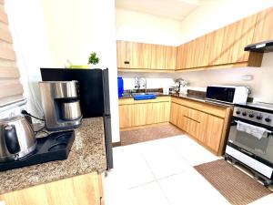 Cozy Luxe Penthouse at Acacia Estates