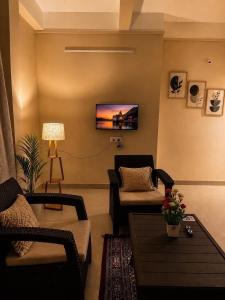 Advika Homestay 2BHK AC with Kitchen, Balcony & Terrace