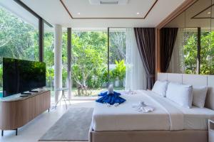 Ozone Campus Villa with Private Pool by Lofty