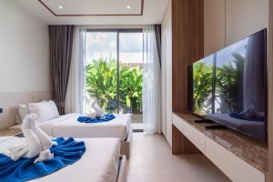 Ozone Campus Villa with Private Pool by Lofty