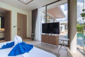 Ozone Campus Villa with Private Pool by Lofty
