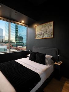 Black Cave Skyline Luxury 1BR UG Parking