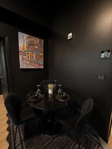 Black Cave Skyline Luxury 1BR UG Parking