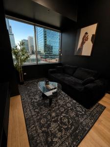 Black Cave Skyline Luxury 1BR UG Parking