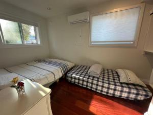 Bright & Cozy 2-Bed Room Close to UBC, Transit, beach and Downtown