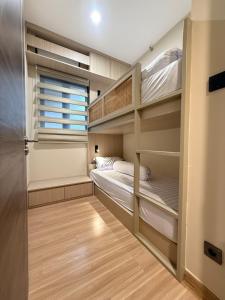 Spacious 3BR BSD City & Mountain View with Netflix