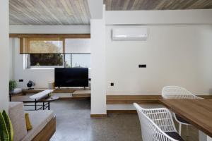 New Modern Villa Domus Myrtia with private pool & BBQ, 4km from nearest beach