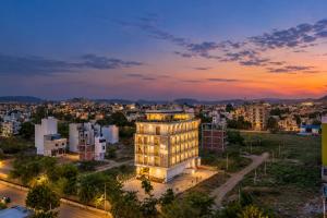 7 rays hotel