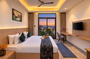 7 rays hotel