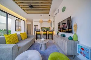 3BR villa - private pool & jungle views