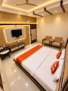 Shri Sai Hotel Azamgarh Near Roadway Bus Stand