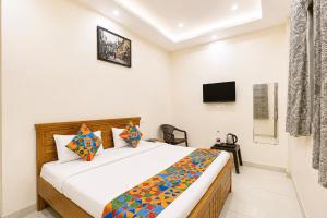 FabHotel HKD Divine Stay