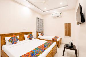 FabHotel HKD Divine Stay