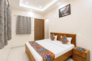 FabHotel HKD Divine Stay