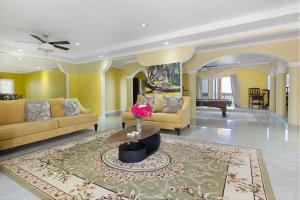 Hospitality Expert VSV GF 3BR Pool Beach
