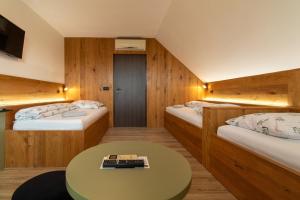 Large Apartment for up to 11 Guests