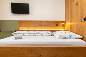 Large Apartment for up to 11 Guests