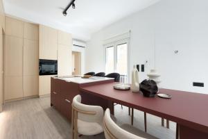 Chic Athens Living 3BR Apartment