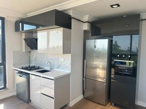 All Rooms Air-Conditioned Brand-new apartment with natural gas heating