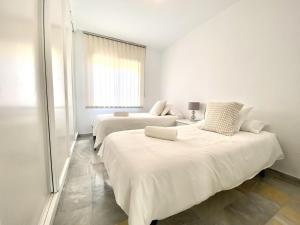 Luminous Apartment in Riviera Del Sol