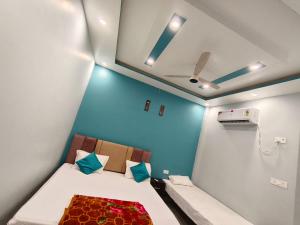 Shree R Palace