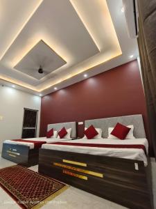 Shree R Palace