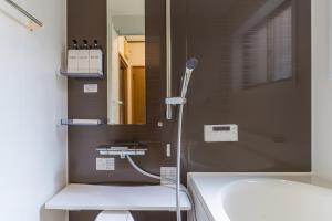 Osaka USJ Namba 15 Min Japanese Home Sleeps 6