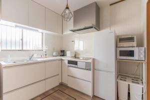 Osaka USJ Namba 15 Min Japanese Home Sleeps 6