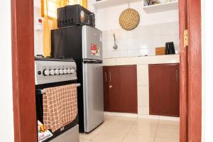 Peaceful One Bedroom House, 2-minute walk to Diani Beach