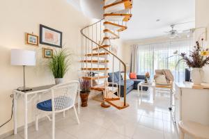 Golf Park Sunny Cozy Penthouse near the Ocean with large double terraces, fiber WIFI, 3 pools, NEW bbq South Tenerife
