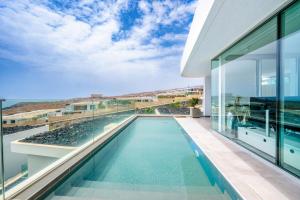 Villa Veiga with heated pool