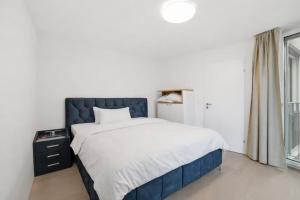 3Bed luxury DesignerResidence near City & Airport