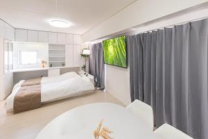 8 mins walk from Ikebukuro, 6 mins from Kanamecho Station, Max 4 ppl, Direct access to Tokyo, Shinjuku, and Shibuya