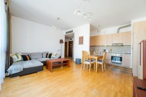 Wilanów Sarmacka Homely Apartment by BookingHost