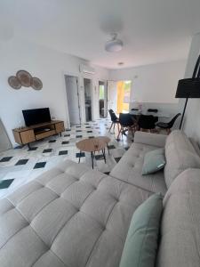 AE7 - Townhouse for 6 with Private Garage and Year-Round Pool - Terrace and AC