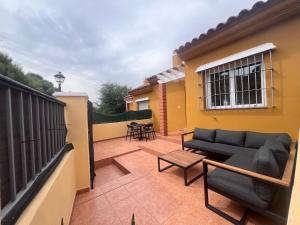 AE7 - Townhouse for 6 with Private Garage and Year-Round Pool - Terrace and AC