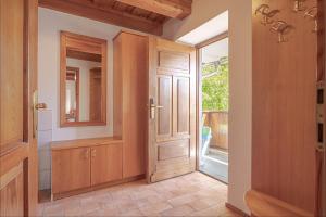 Parish House Mežnarija Near Dolenjske Toplice - Happy Rentals
