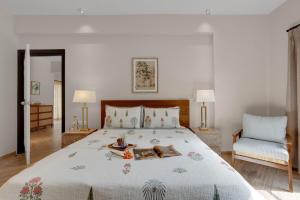 Modern 2BHK with Pool 3km from Calangute Beach by HIREAVILLA