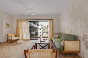 Modern 2BHK with Pool 3km from Calangute Beach by HIREAVILLA